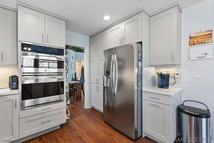 822 Calle Montera, Escondido, California 92025