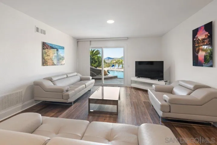 12833 Lunada Place, San Diego, California 92128