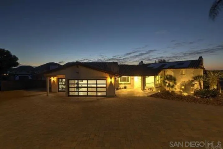 12833 Lunada Place, San Diego, California 92128