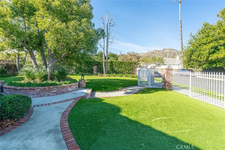 22530 Itasca Street, Chatsworth, California 91311