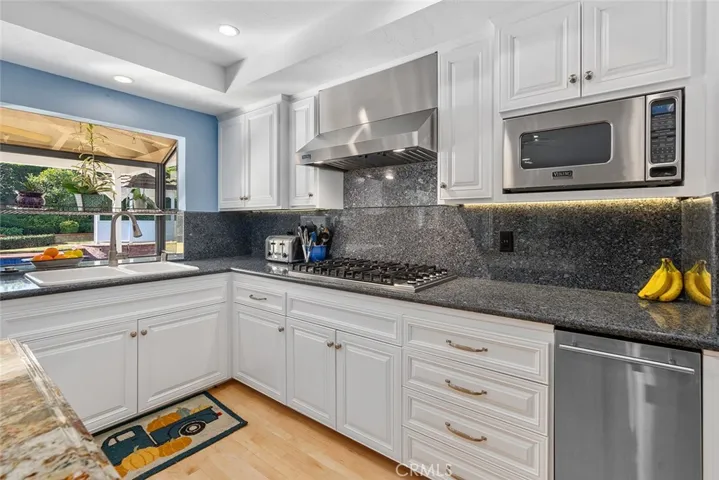 22530 Itasca Street, Chatsworth, California 91311