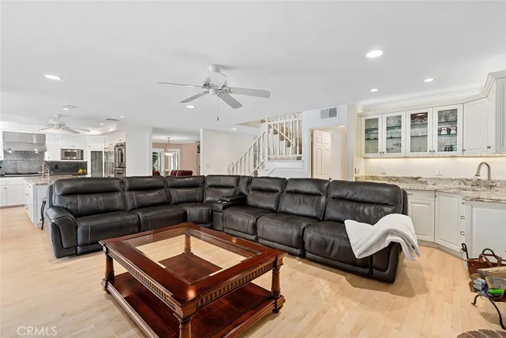 22530 Itasca Street, Chatsworth, California 91311