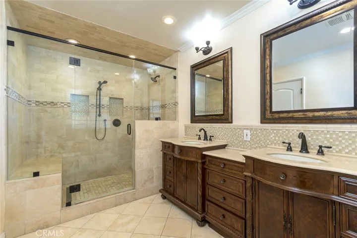 600 Amherst Drive, Burbank, California 91504