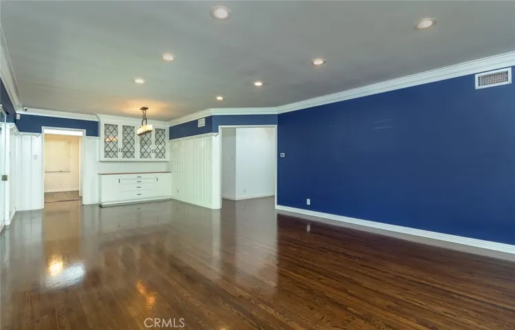 600 Amherst Drive, Burbank, California 91504