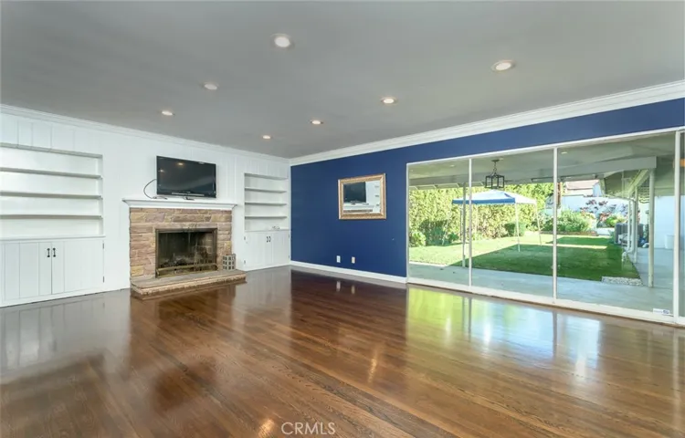 600 Amherst Drive, Burbank, California 91504