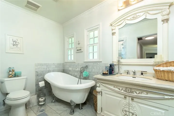 600 Amherst Drive, Burbank, California 91504