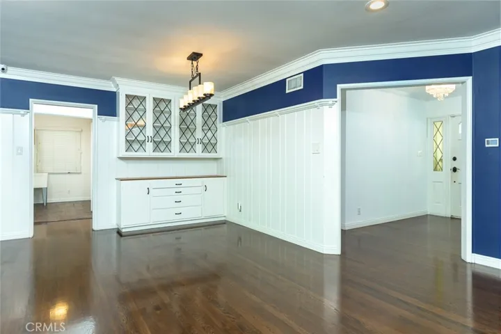 600 Amherst Drive, Burbank, California 91504