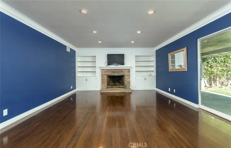 600 Amherst Drive, Burbank, California 91504