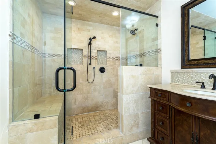 600 Amherst Drive, Burbank, California 91504