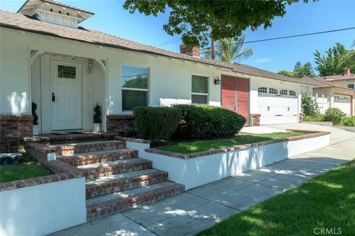 600 Amherst Drive, Burbank, California 91504