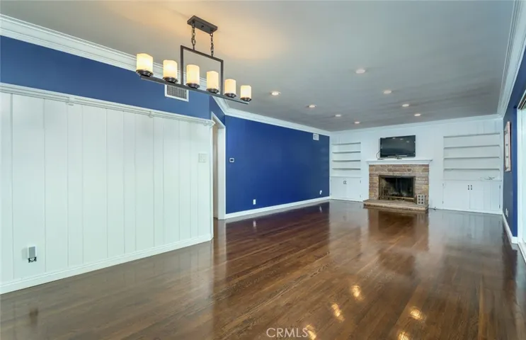 600 Amherst Drive, Burbank, California 91504