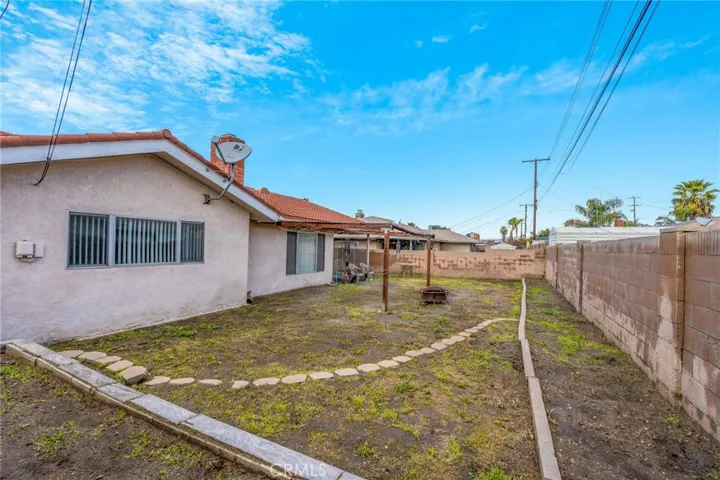 460 S Walnut Street, Hemet, California 92543