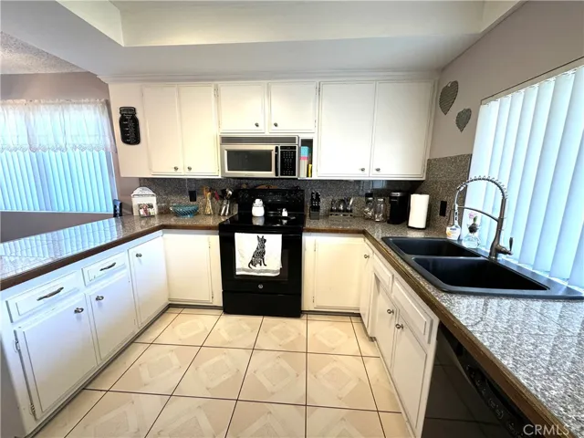 460 S Walnut Street, Hemet, California 92543