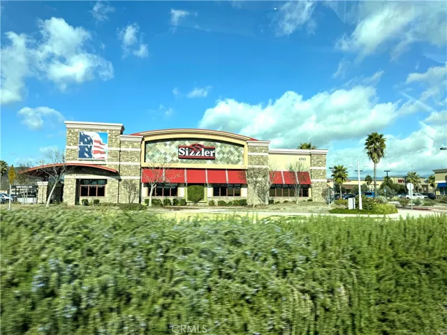 Restaurants nearby