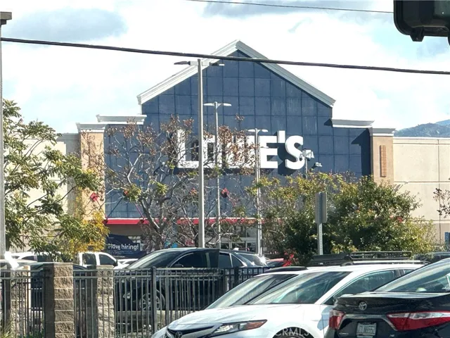 Shops nearby