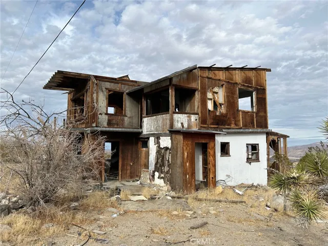 31922 Power Pole Road, Lucerne Valley, California 92356