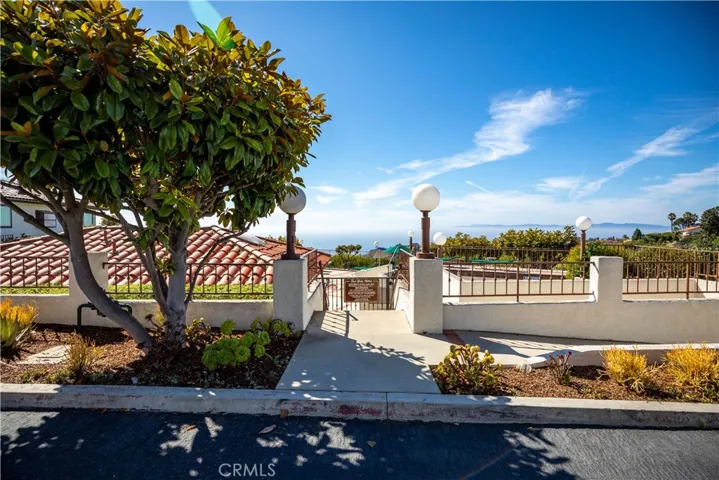 15 Ocean Crest Court, Rancho Palos Verdes, California 90275