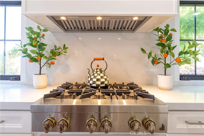15 Ocean Crest Court, Rancho Palos Verdes, California 90275