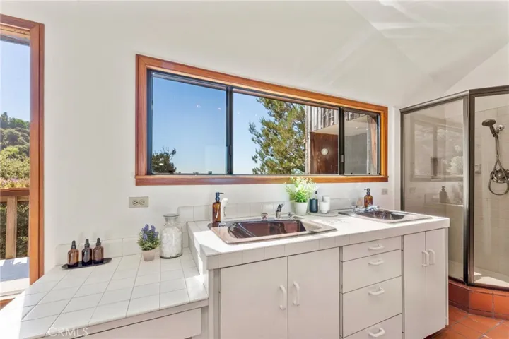 646 Alta Vista Drive Drive, Sierra Madre, California 91024