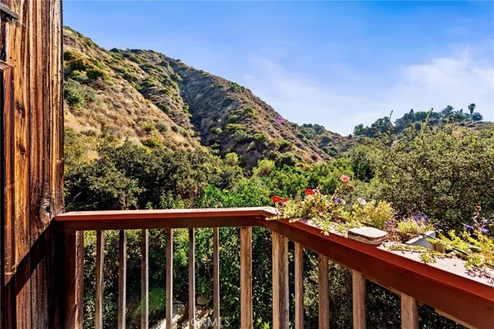 646 Alta Vista Drive Drive, Sierra Madre, California 91024