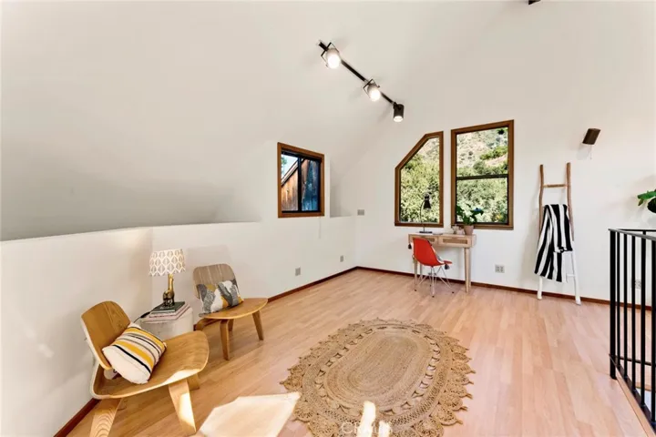 646 Alta Vista Drive Drive, Sierra Madre, California 91024