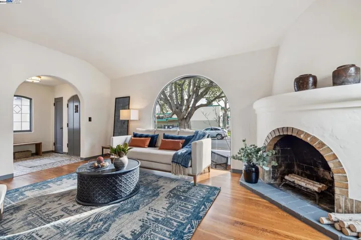 1615 Pearl St, Alameda, California 94501