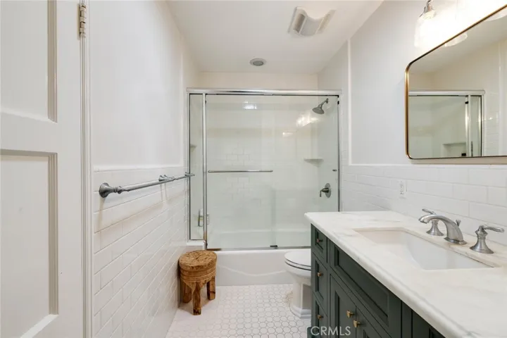 422 Magnolia Street, Costa Mesa, California 92627
