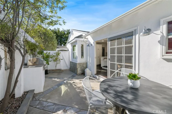 422 Magnolia Street, Costa Mesa, California 92627