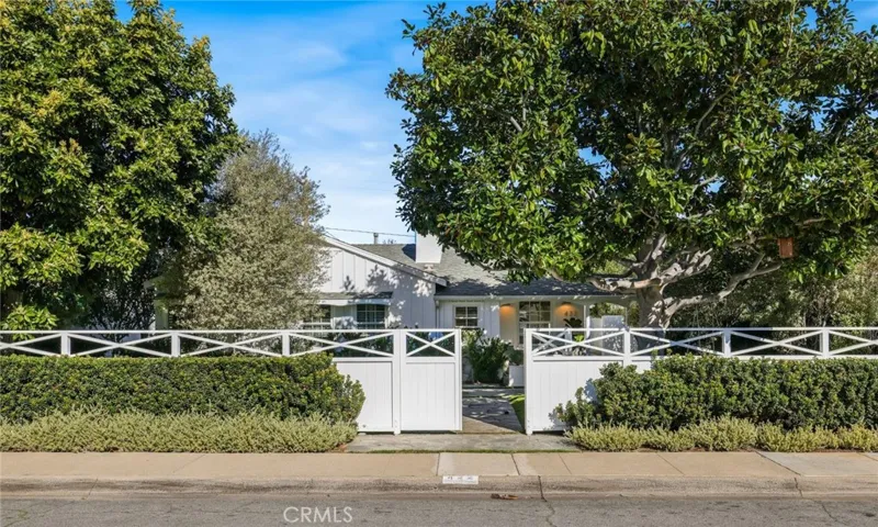 422 Magnolia Street, Costa Mesa, California 92627
