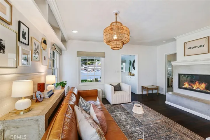 422 Magnolia Street, Costa Mesa, California 92627
