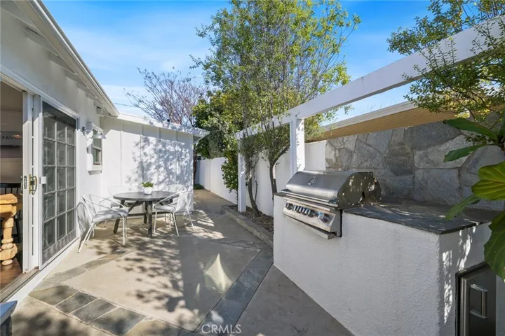 422 Magnolia Street, Costa Mesa, California 92627