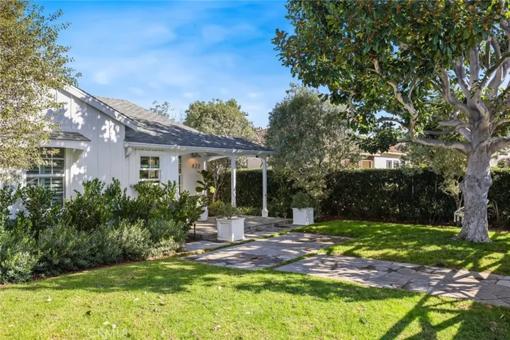 422 Magnolia Street, Costa Mesa, California 92627