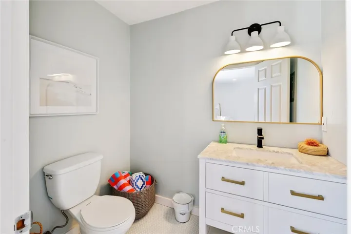 422 Magnolia Street, Costa Mesa, California 92627