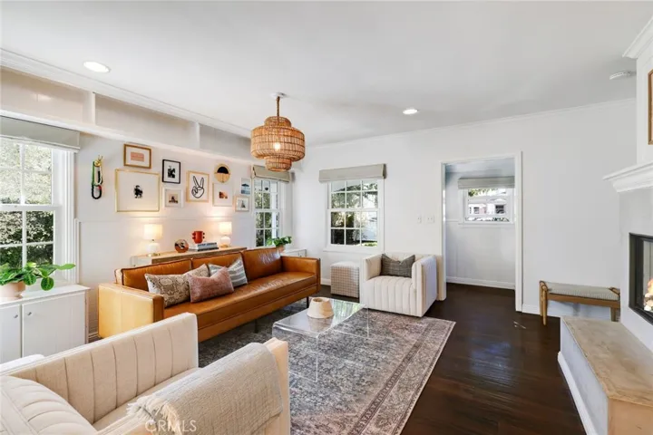 422 Magnolia Street, Costa Mesa, California 92627