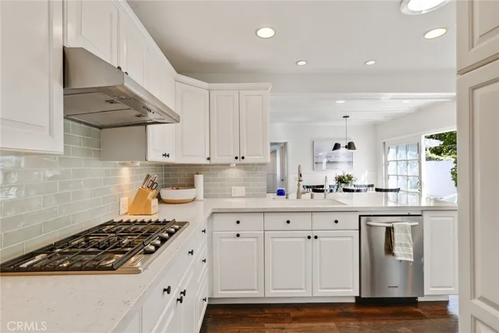 422 Magnolia Street, Costa Mesa, California 92627