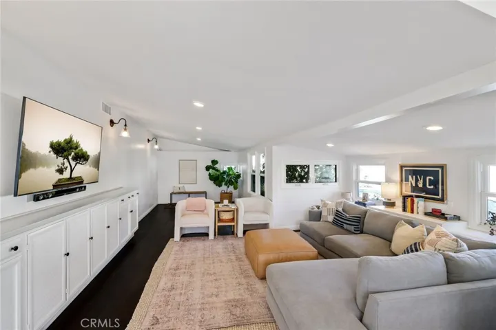 422 Magnolia Street, Costa Mesa, California 92627