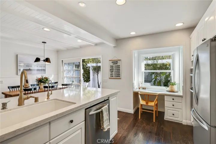 422 Magnolia Street, Costa Mesa, California 92627