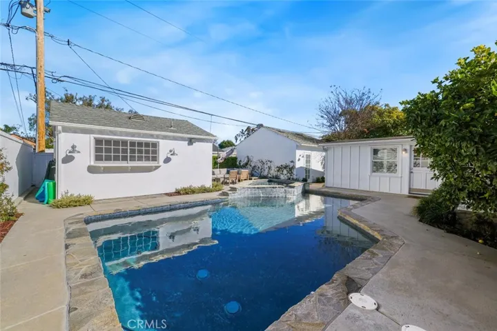 422 Magnolia Street, Costa Mesa, California 92627