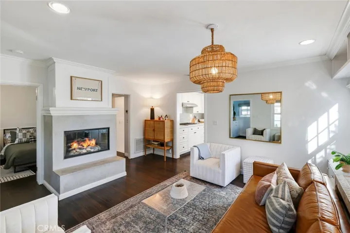 422 Magnolia Street, Costa Mesa, California 92627