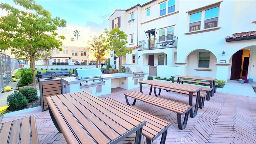 230 Averett Court, Claremont, California 91711