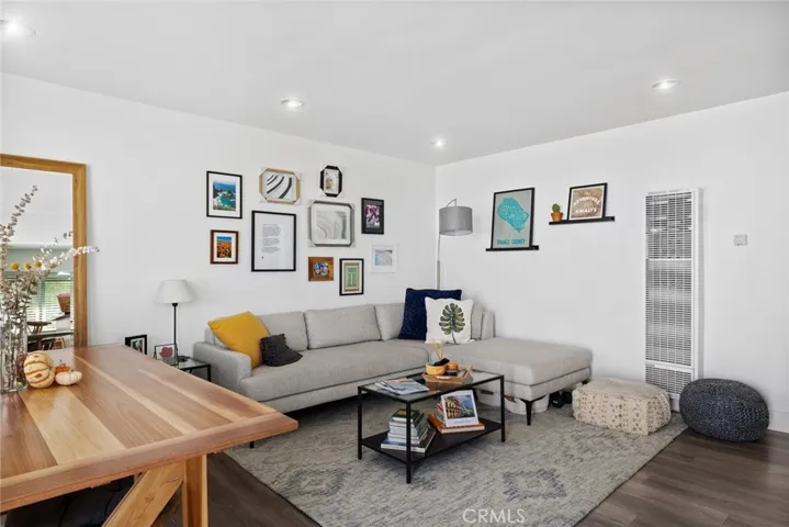 180 Rochester Street, Costa Mesa, California 92627