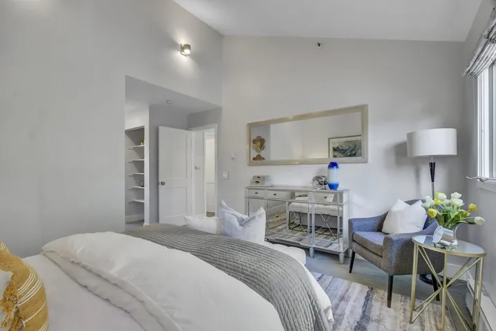 674 Hamilton Avenue Unit A, Palo Alto, California 94301