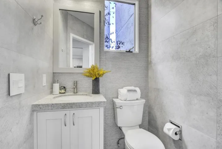 674 Hamilton Avenue Unit A, Palo Alto, California 94301