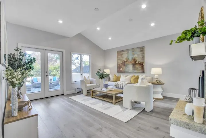 674 Hamilton Avenue Unit A, Palo Alto, California 94301