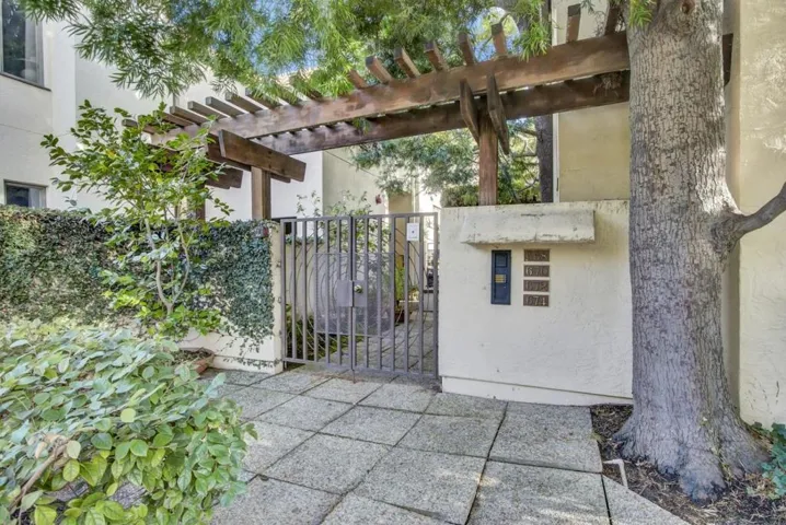 674 Hamilton Avenue Unit A, Palo Alto, California 94301