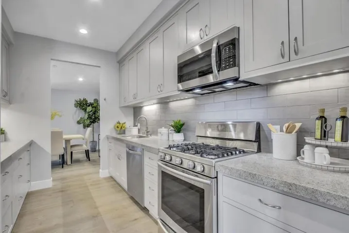 674 Hamilton Avenue Unit A, Palo Alto, California 94301
