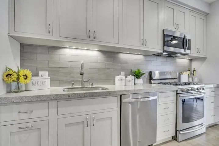 674 Hamilton Avenue Unit A, Palo Alto, California 94301
