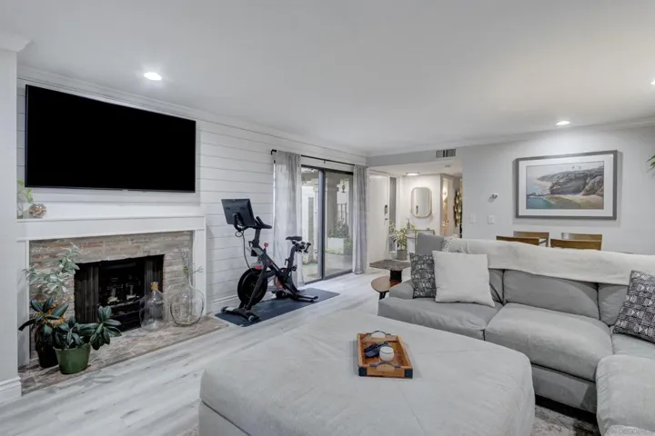 5223 Caminito Jubilo, San Diego, California 92108