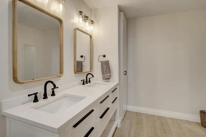 5223 Caminito Jubilo, San Diego, California 92108