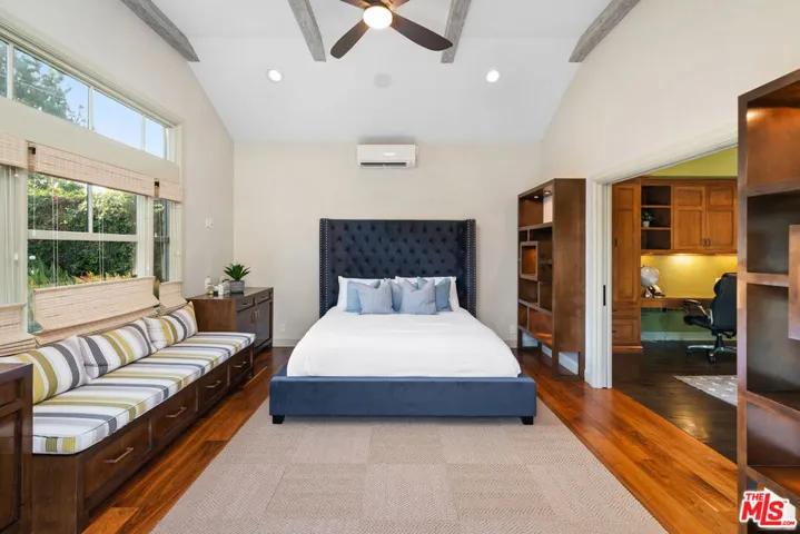 8943 Enfield Avenue, Sherwood Forest, California 91325